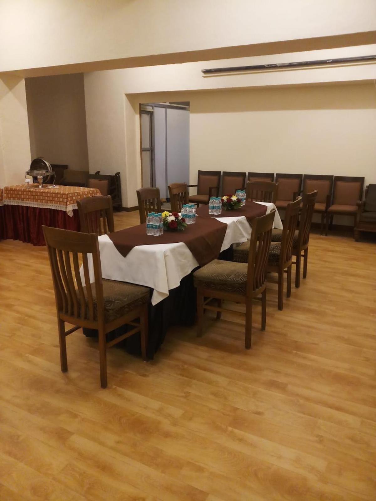 מלון מומביי Tuliip Residency מראה חיצוני תמונה