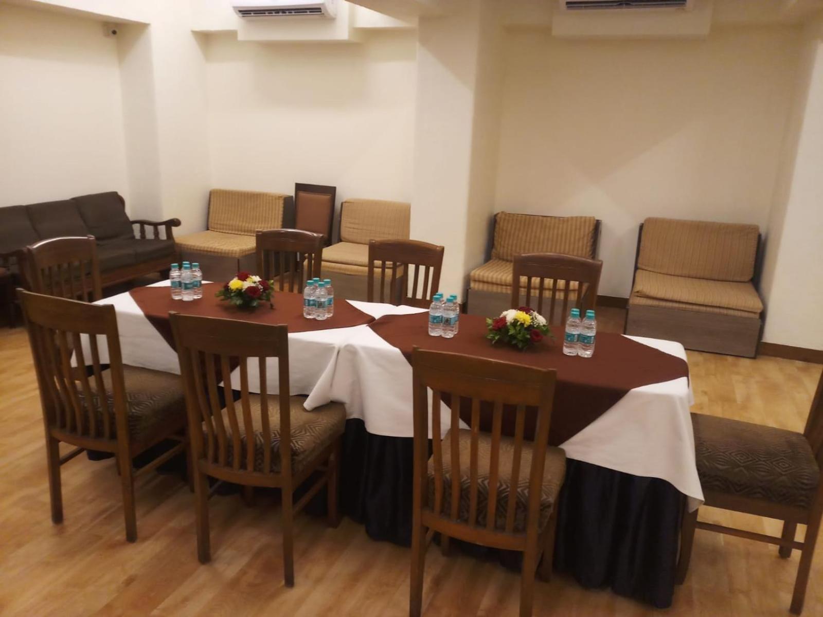 מלון מומביי Tuliip Residency מראה חיצוני תמונה